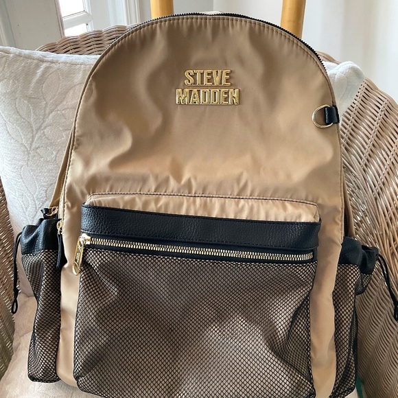 STEVE MADDEN Large Tan/Gold & Black Backpack - Picture 1 of 13
